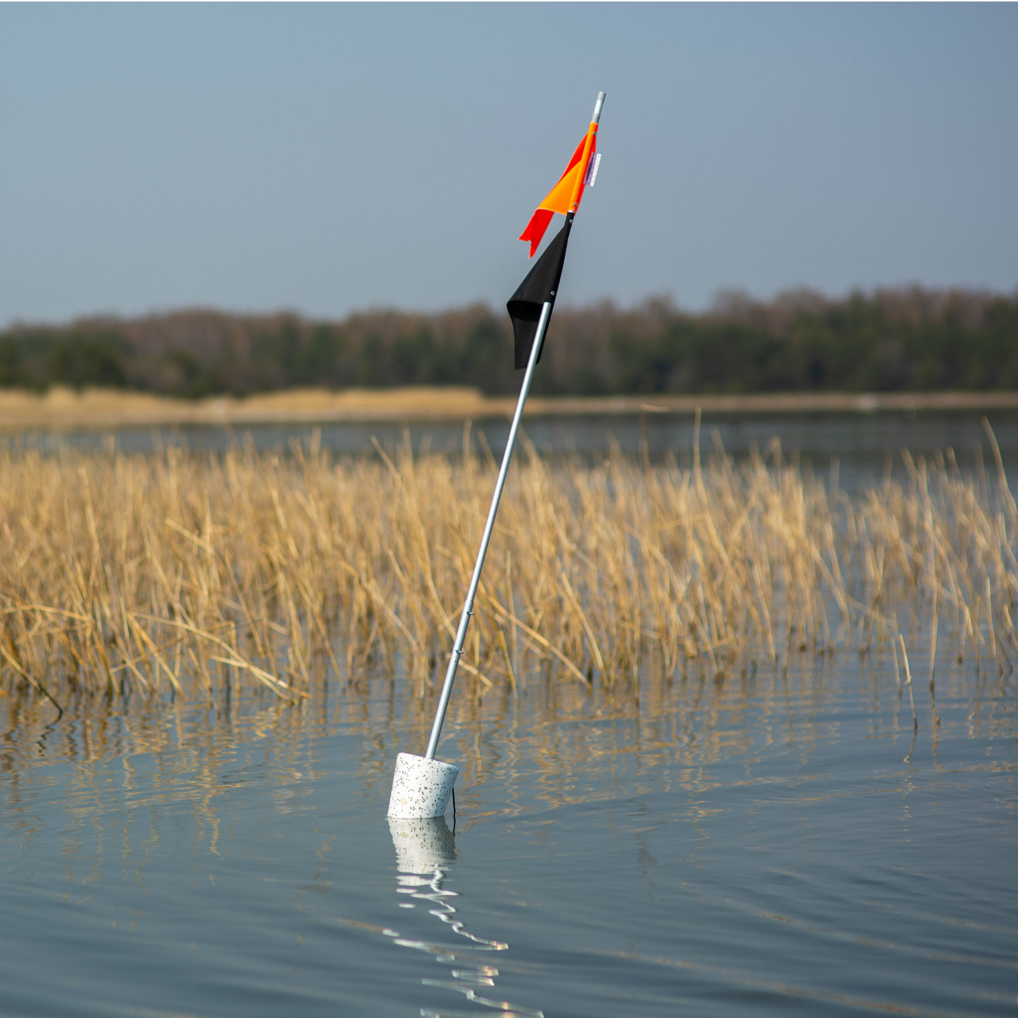 Маркерный буй "VÄINAMERI-2" общая длина 237см до воды 100см, 2 флага 20x30см, 2 части, конусный поплавок