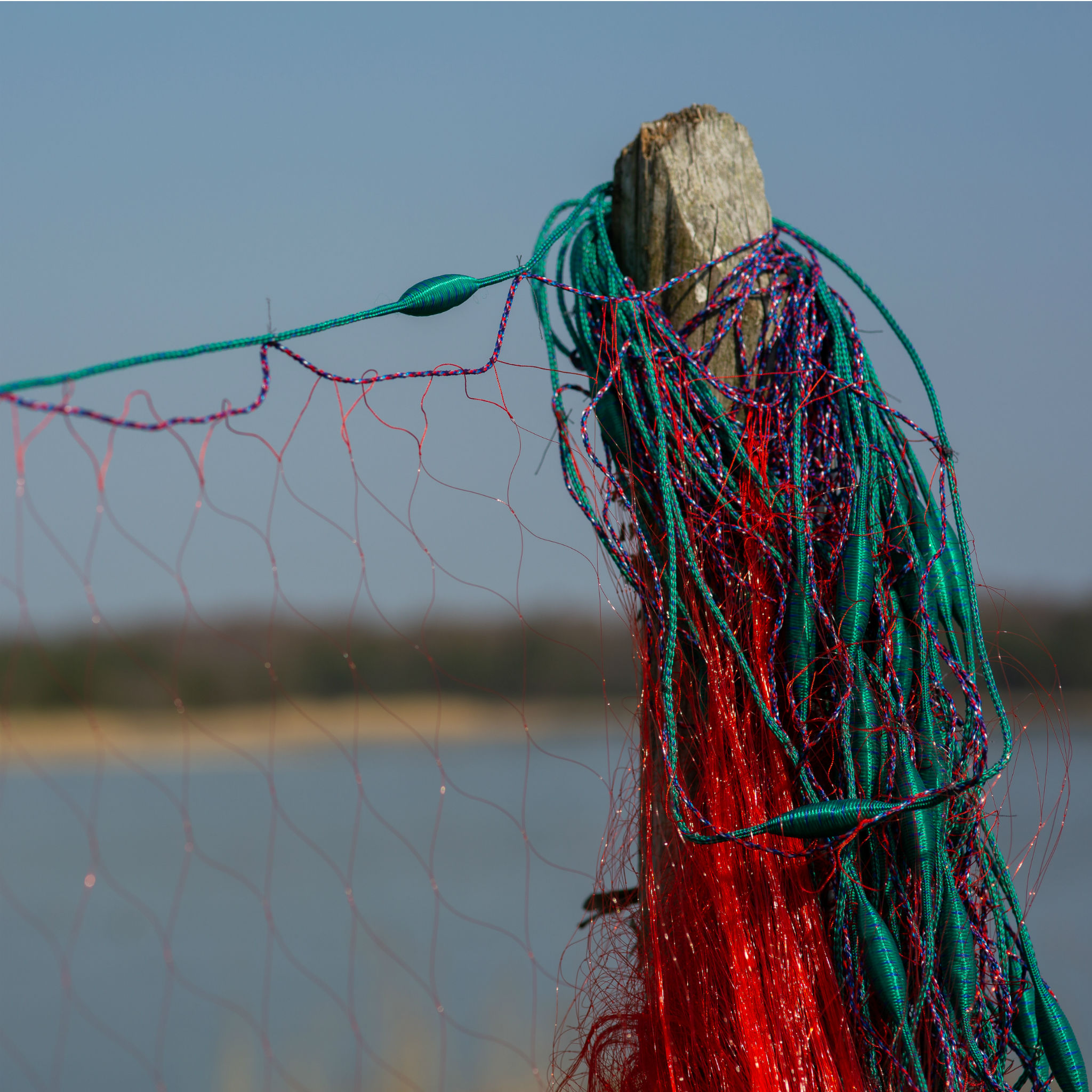 Рыболовная сеть 45x1,8x0,15/30м средн. КРАСНАЯ